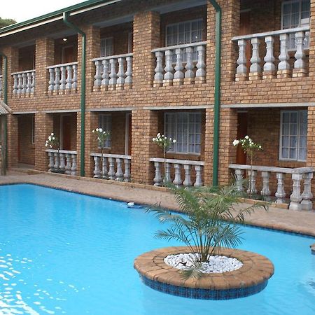 קמפטון פארק Emerald Guesthouse מראה חיצוני תמונה